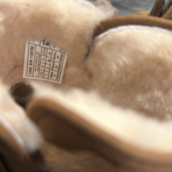 Ugg boot - Picture 3 of 6